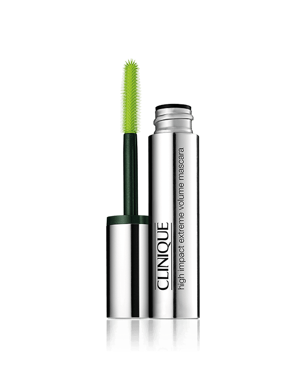 High Impact Extreme Volume Mascara, Su cepillo especial envuelve las pestañas en un drama espectacular.