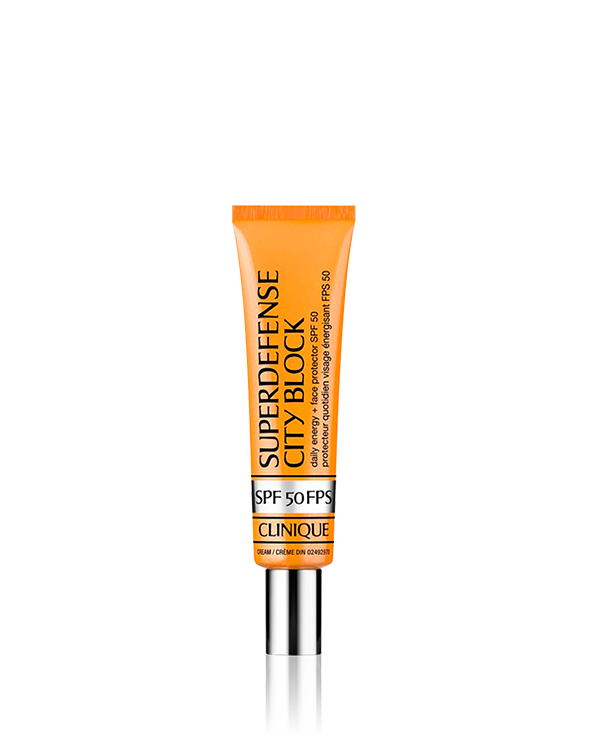 Superdefense City Block SPF 50 Daily Energy + Face Protector, Un protector solar energizante para llevar a cualquier parte, para una defensa durante todo el día. Puro, sin peso. Usar sobre o debajo del maquillaje